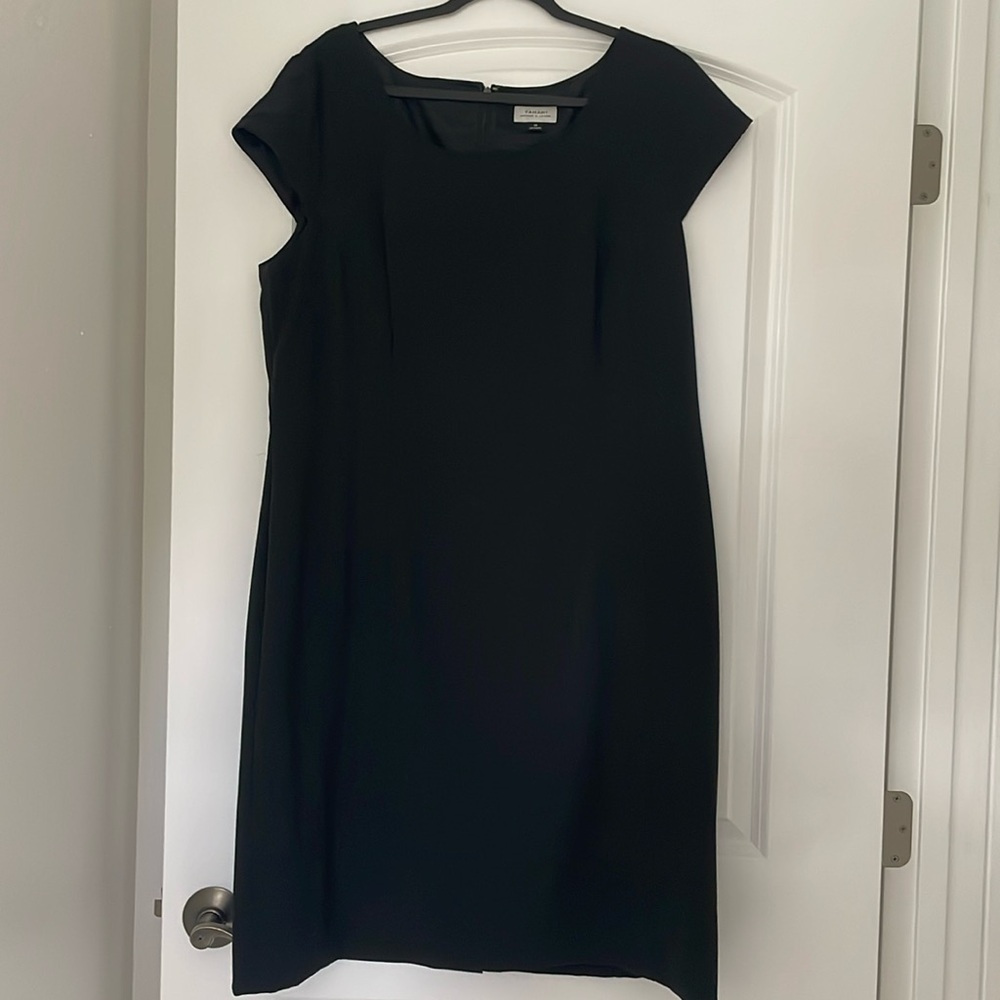 Tahari black, short sleeve long dress size 18